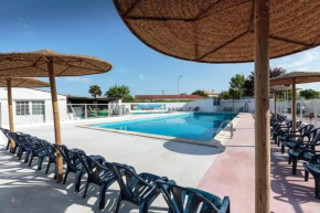 Bungalow charmant à Meschers-sur-Gironde avec piscine partagée